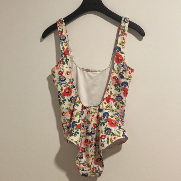 YSÉ flower swimsuit, size 4 - Picture 4 of 16